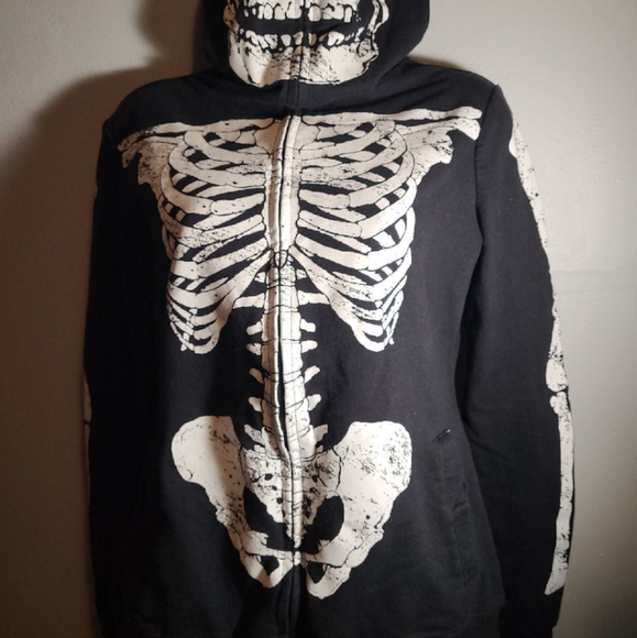 Teenage Runaway Sweater - Picture 3 of 12